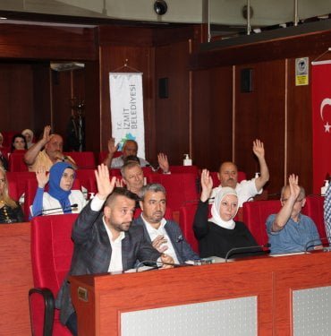 İZMİT’İN 3 BİN YILLIK TARİHİ AKP VE MHP OYLARIYLA REDDEDİLDİ