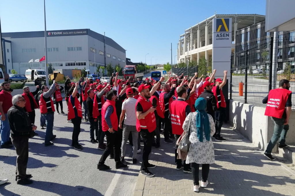 Kocaeli Dilovası’nda bulunan bir fabrikada çalışan işçi pres makinesine sıkışarak can verdi 
