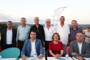 İzmit Belediyesi tarafından yapımı tamamlanan, kente yeni vizyon katacak İzmit Lavanta Parkı ve Gülümse Kafe Lavanta’nın açılışı görkemli bir törenle yapıldı. 