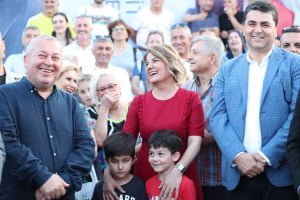 Parkın açılışında konuşan Demokrat Parti Genel Başkanı Gültekin Uysal, “Kocaeli’mize, İzmit’imize Fatma Başkanımızdan daha büyük hizmetler bekliyoruz. Bu sorumluluğu kendisine yüklüyoruz” ifadelerini kullandı