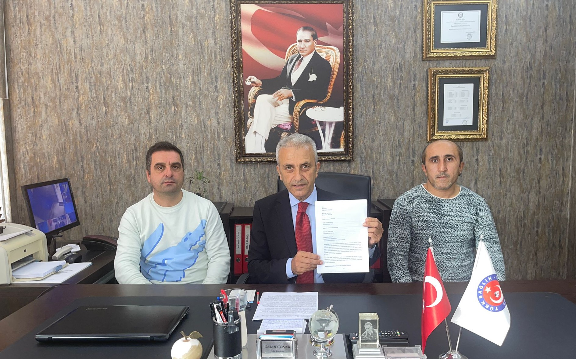 1 Sube Baskani Omer Ceker Izmit Ilce Temsilcisi Huzseyin Ozdemir KOU Arastirma ve Uygulama Hastanesi Temsilcisi Yalcin Gul Basin aciklamasinda 1