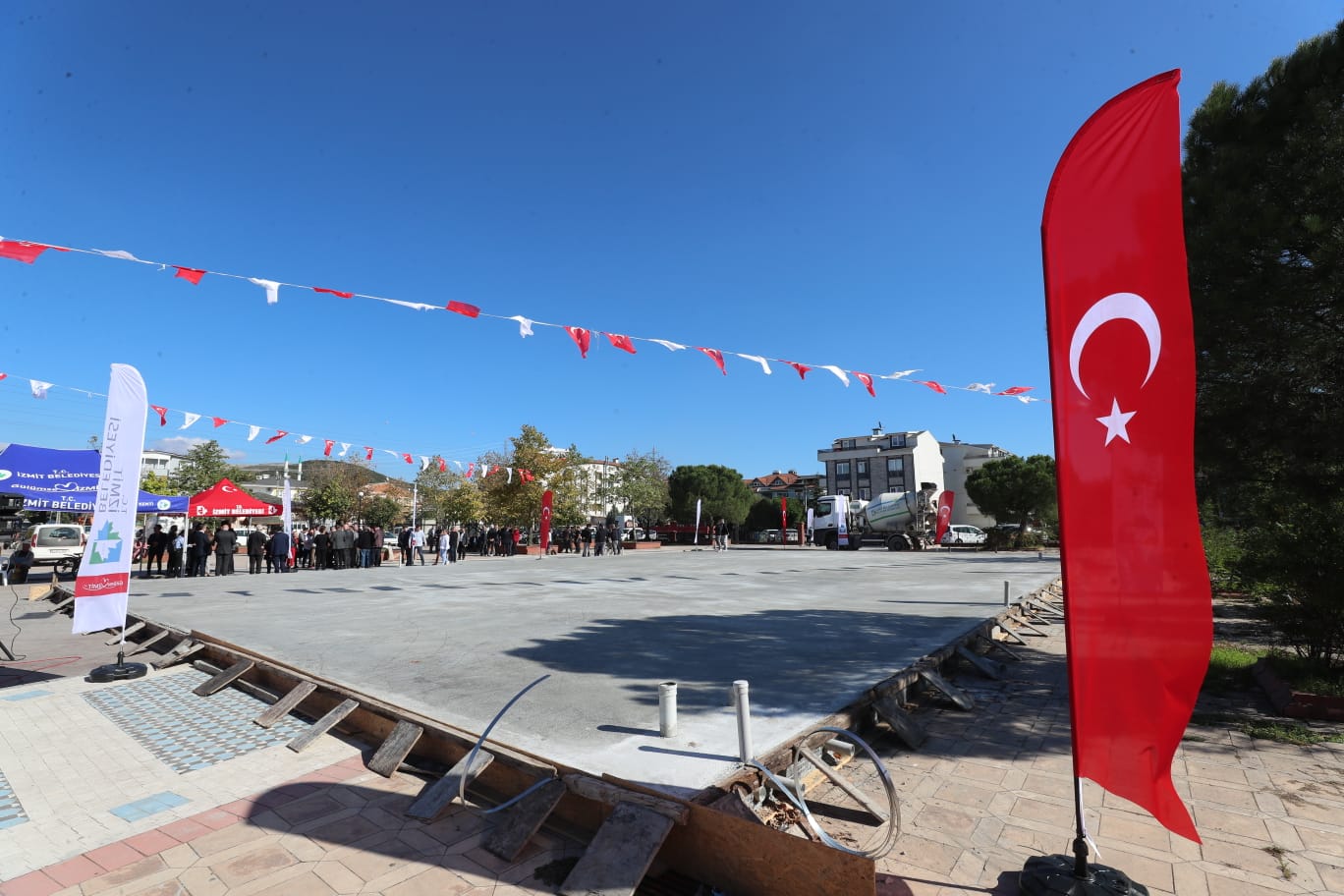 Izmit Belediyesinden Cumhuriyet Bayramina yakisan proje 5