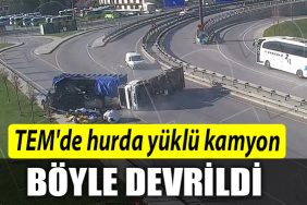Kocaeli TEMde hurda yuklu kamyon boyle devrildi