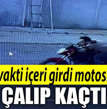 Kocaeli de Gece vakti iceri girdi Hem motosikleti hem kaski caldi