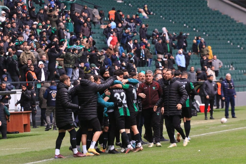 TFF 2. LİG: KOCAELİSPOR: 2 - SARIYER: 1 AW819805 05