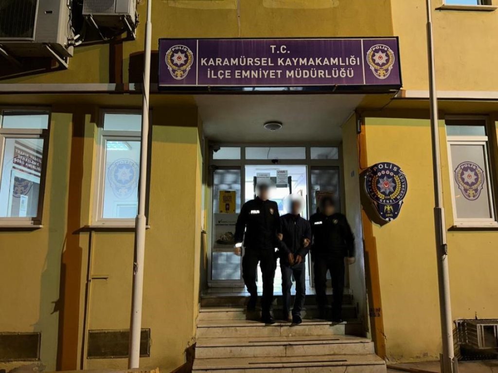 FETÖ ELEBAŞININ AKRABASI TUTUKLANDI AW829489 01