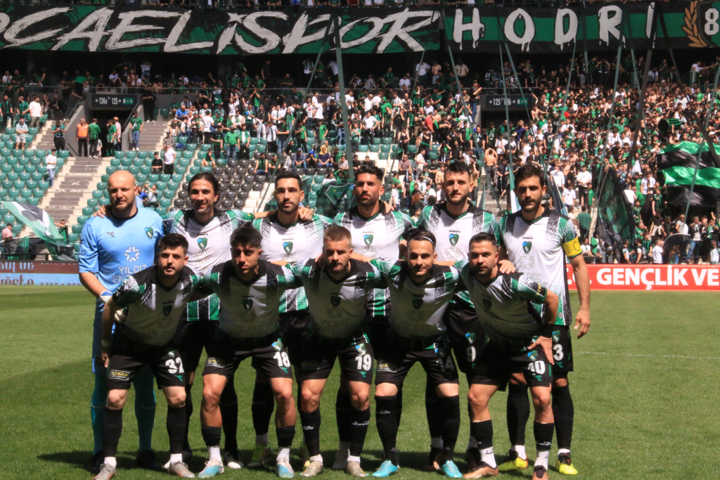 KOCAELİSPOR ŞAMPİYONLUĞUNU İLAN ETTİ TFF 2.LİG: KOCAELİSPOR: 2 KASTAMONUSPOR: 1