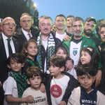 KOCAELİSPOR ŞAMPİYONLUĞU COŞKUYLA KUTLADI KOCAELİSPOR'UN ŞAMPİYONLUK COŞKUSUYLA SEKAPARK ALEV ALDI