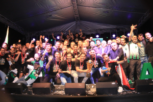 KOCAELİSPOR ŞAMPİYONLUĞU COŞKUYLA KUTLADI KOCAELİSPOR'UN ŞAMPİYONLUK COŞKUSUYLA SEKAPARK ALEV ALDI