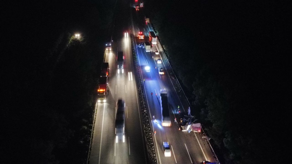 OTOYOLDA FECİ KAZA: PARAMPARÇA OLAN TIRIN KUPASINDAN SAĞ ÇIKTI ADETA YOK OLAN TIRIN KUPASINDAN İNANILMAZ KURTULUŞ OTOYOLDA FECİ KAZA: PARAMPARÇA OLAN TIRIN KUPASINDAN SAĞ ÇIKTI ADETA YOK OLAN TIRIN KUPASINDAN İNANILMAZ KURTULUŞ