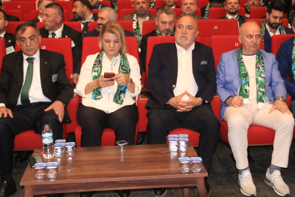 HİKMET KARAMAN: "GÖREV DÜŞERSE GEREKENİ YAPARIZ" "KOCAELİSPOR ESKİ GÜNLERE DÖNMEK İÇİN ORTAK AKILLA HAREKET ETMELİ"