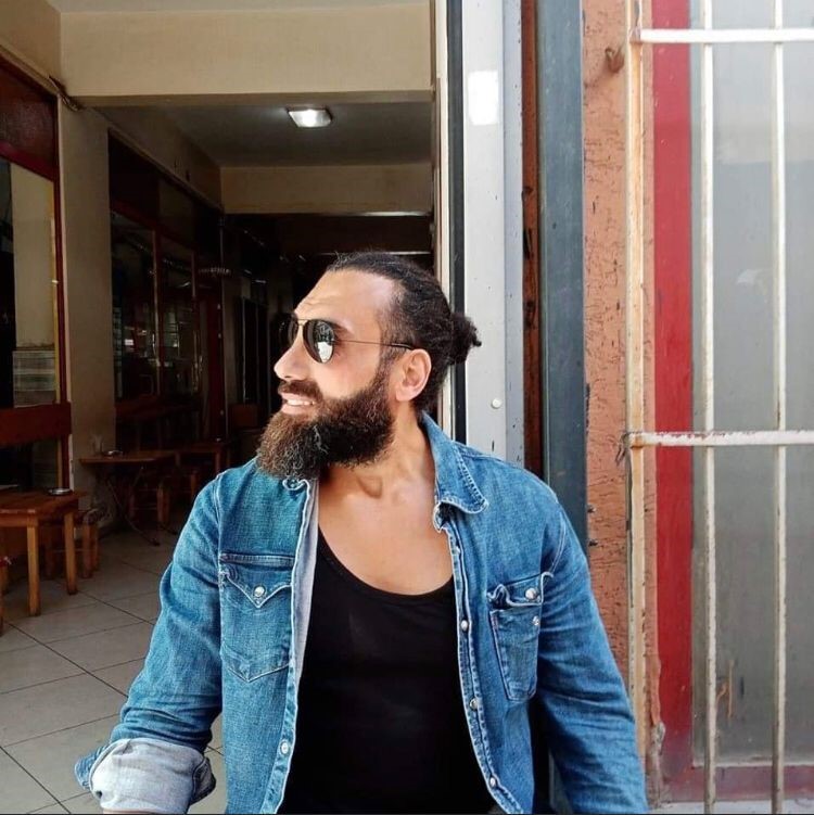 bıçaklandı