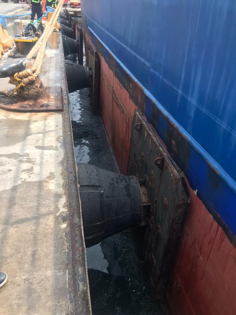 İZMİT KÖRFEZİ'Nİ KİRLETEN TANKER GEMİSİ DENİZ UÇAĞI İLE TESPİT EDİLDİ