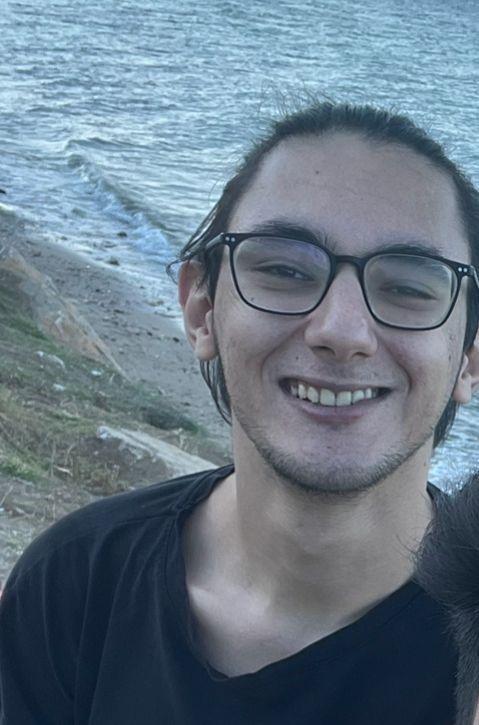 DENİZDE BOĞULAN ÜNİVERSİTE ÖĞRENCİSİ SON YOLCULUĞUNA UĞURLANDI CANSIZ BEDENİ 2 GÜN SONRA BULUNMUŞTU: ANNESİ GÖZYAŞLARINA BOĞULDU, BABASI AYAKTA DURMAKTA GÜÇLÜK ÇEKTİ