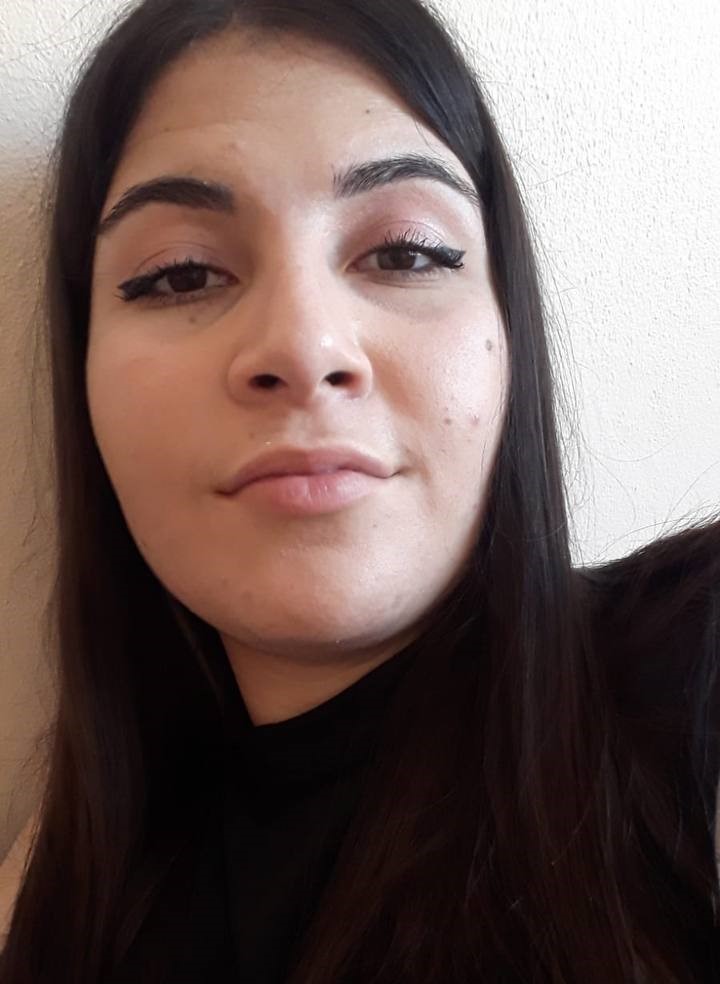 KAYBOLAN KIZINI GECE GÜNDÜZ SOKAK SOKAK ARIYOR ACILI ANNE, KAYBOLAN KIZI İÇİN YARDIM BEKLİYOR KAYBOLAN KIZINI GECE GÜNDÜZ SOKAK SOKAK ARIYOR ACILI ANNE, KAYBOLAN KIZI İÇİN YARDIM BEKLİYOR