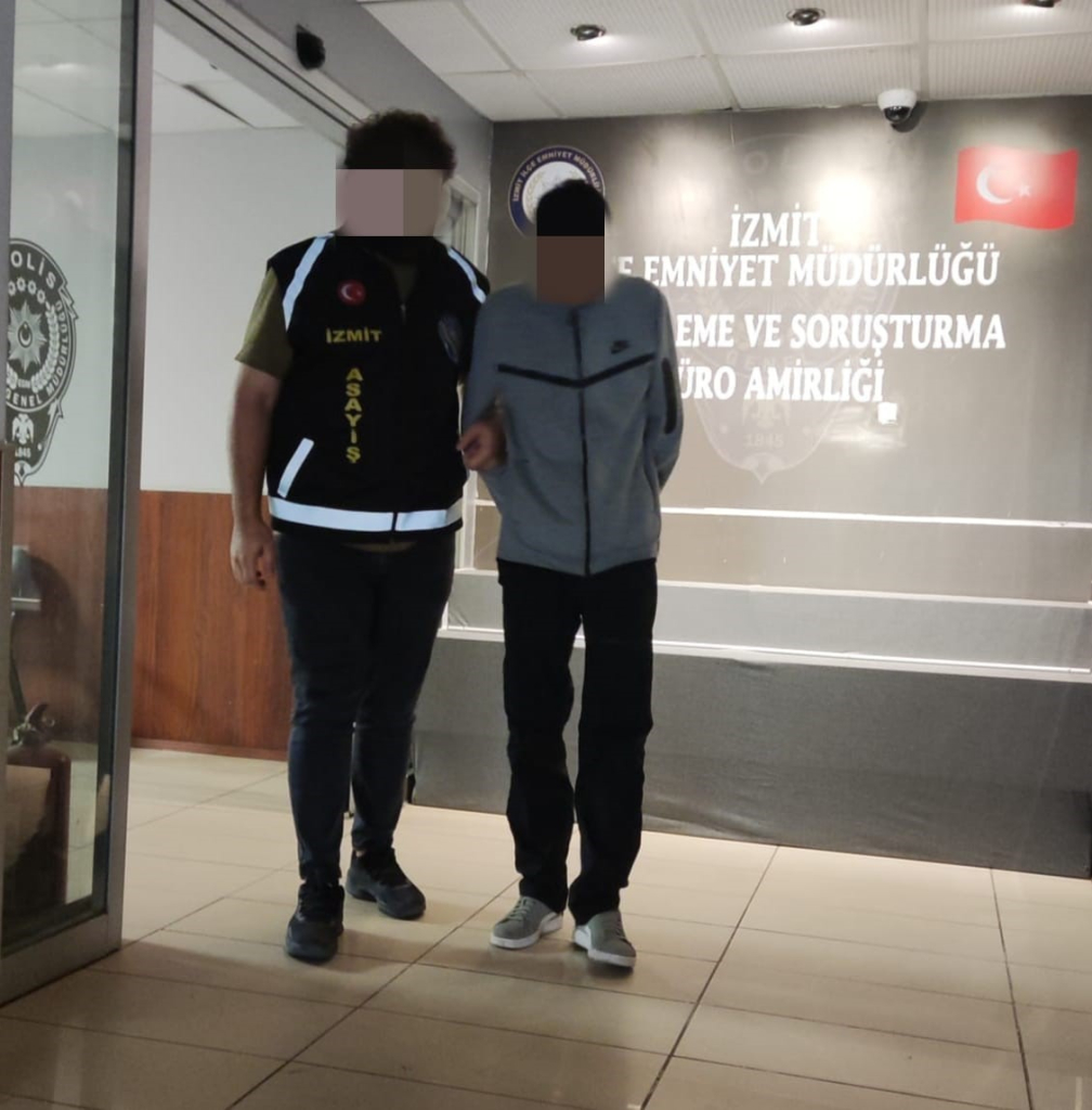 SAHİLDE YÜRÜYEN KADINA SİLAHLI SALDIRI GERÇEKLEŞTİRMİŞTİ, KISKIVRAK YAKALANDI