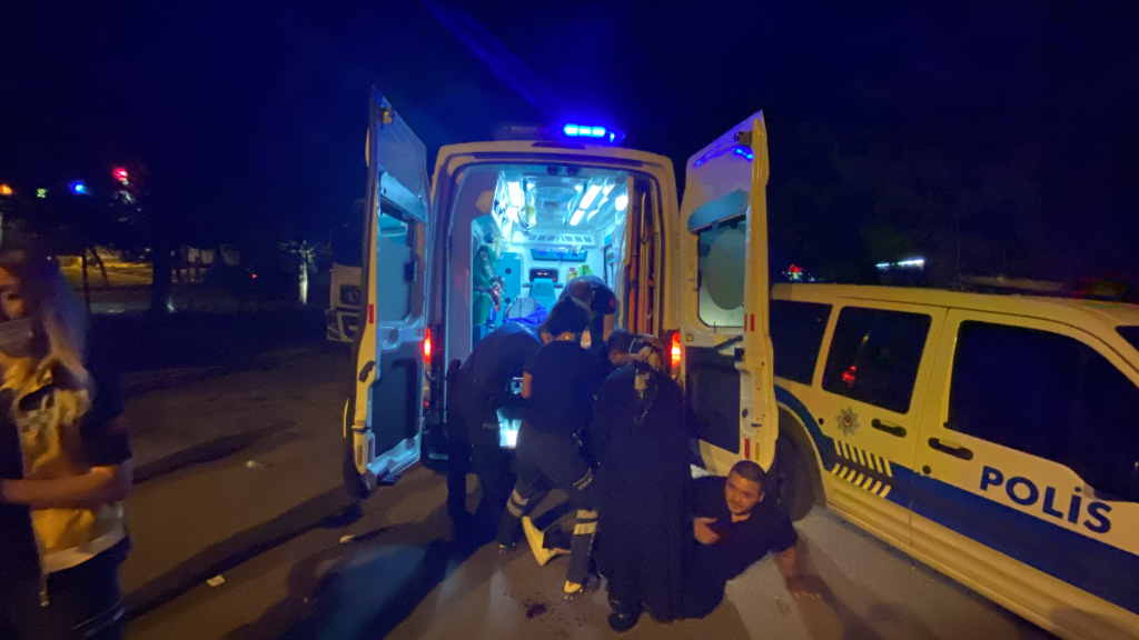 KOCAELİ'DE NİŞAN SONRASI BIÇAKLI KAVGA: 2 YARALI