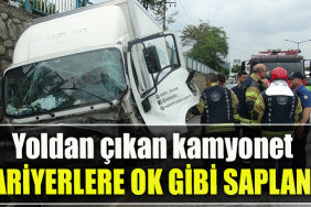Kocaeli' de yoldan çıkan kamyonet önce bariyerlere ardından duvara çarptı