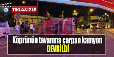 Kocaeli' de Buldozer yüklü kamyonun devrilme anı kamerada