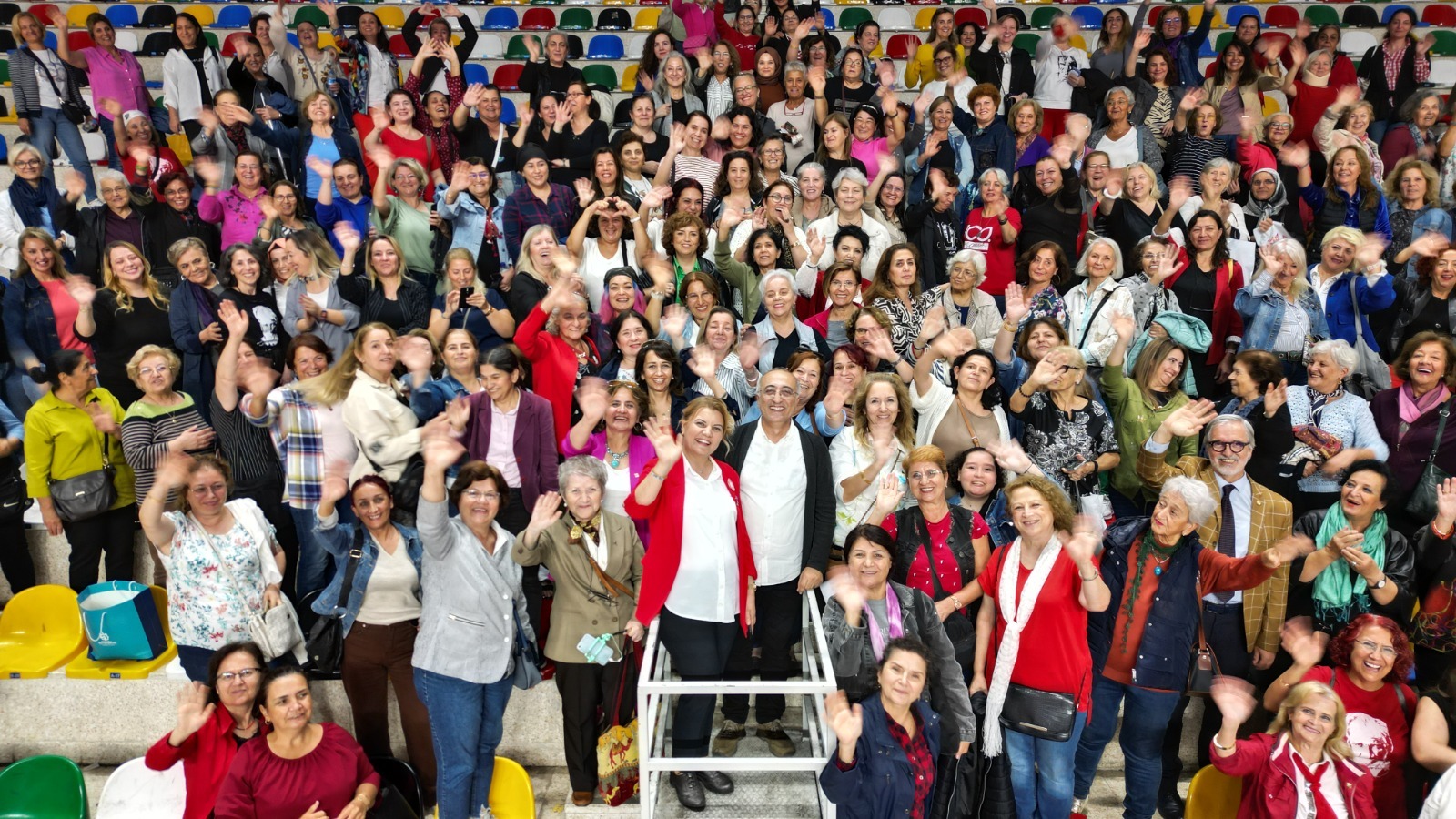 1000 Ses Tek Nefes Kadın Korosu (1)