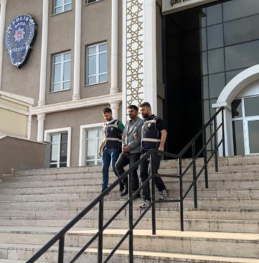 42 yil hapis cezasiyla araniyordu yakalandi ON8b4UcB.jpg