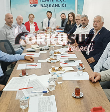CHP İzmit İlçe' de ilk grup toplantısı. Gökhan Ercan örgütü toparlıyor