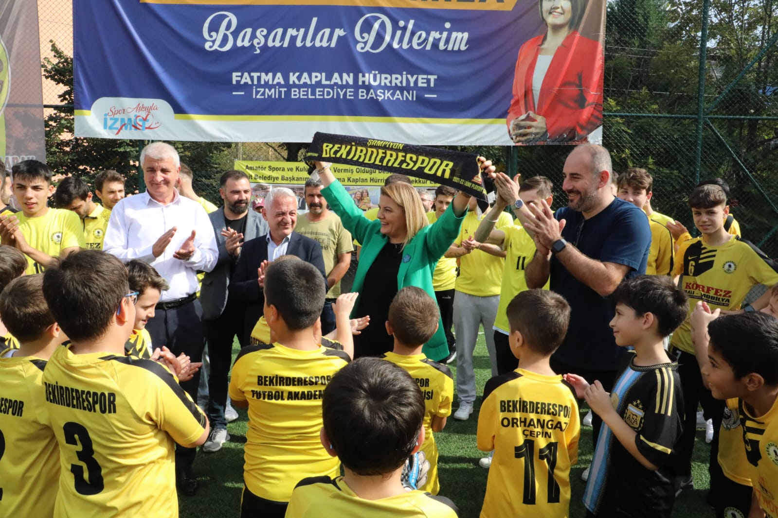 Hürriyet Bekirderesporlu genç futbolcularla kahvaltıda buluştu (4)