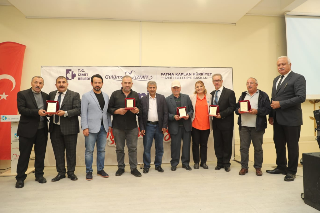 Hürriyet Tüm esnafımız gibi sizleri de çok seviyor, sorunlarınızı tek tek çözüyoruz (1)