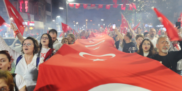 Izmit'te binlerce Cumhuriyet asigi 100. yil Kortejinde bayram coskusu yasadi (8)