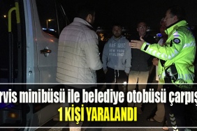Kocaeli' de Servis minibüsü ile belediye otobüsü çarpıştı 1 yaralı