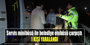 Kocaeli' de Servis minibüsü ile belediye otobüsü çarpıştı 1 yaralı