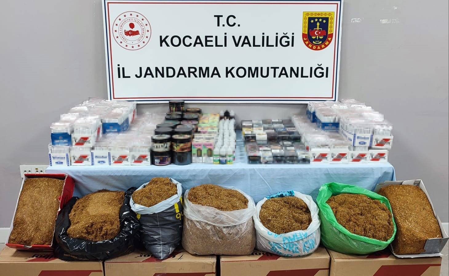 kacakcilara goz actirilmiyor 11 bin 820 dolu makaron ele gecirildi 7WVaUuOO.jpg