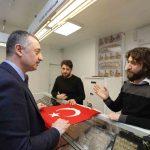 kocaeli 20 bin turk bayragiyla kirmizi beyaza burunecek Fc4wJTR5.jpg