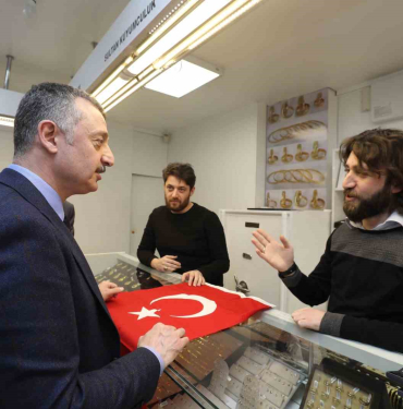 kocaeli 20 bin turk bayragiyla kirmizi beyaza burunecek Fc4wJTR5.jpg