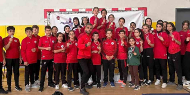 korfezli karateciler madalyalarla dondu LJvudqJr.jpg