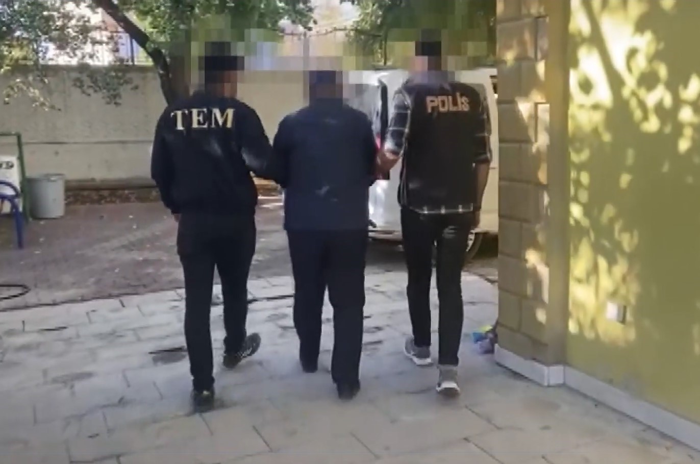 silahli teror orgutu mensuplarina maddi destek saglayanlara operasyon f8rl4LDe.jpg