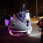trafik kazasi geciren esinin yanina giderken kaza yapti 5 yarali tAa6G4eV.jpg