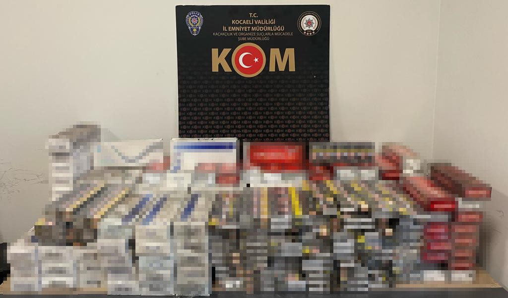 OTOBÜSTEKİ KAÇAK SİGARA ZULASI HAYRETE DÜŞÜRDÜ