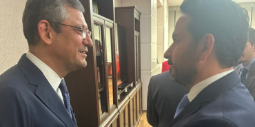 CHP İzmit İlçe Başkanı Gökhan Ercan, Özgür Özel' i yalnız bırakmadı