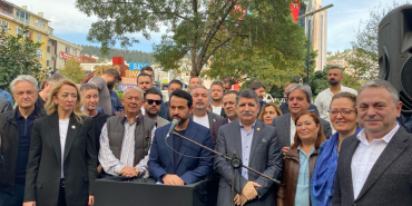 CHP İzmit İlçe örgütü oturma eylemi başlattı!