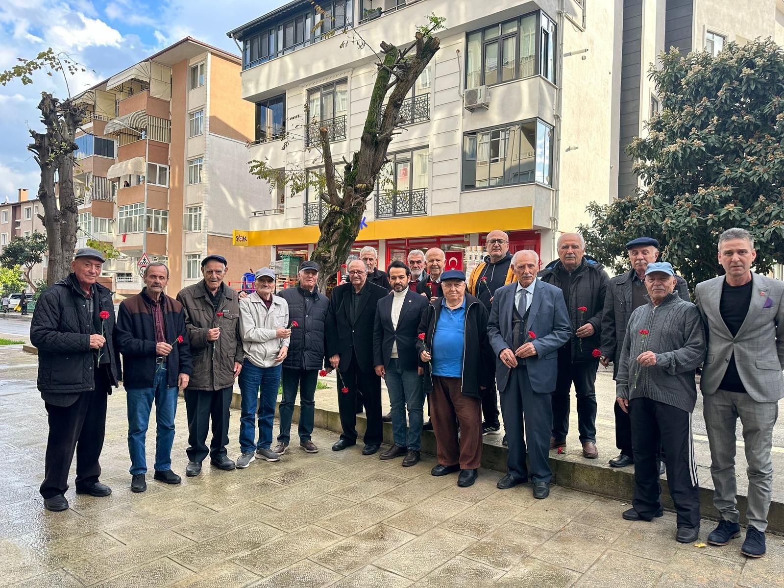 CHP İzmit Öğretmenleri unutmadı