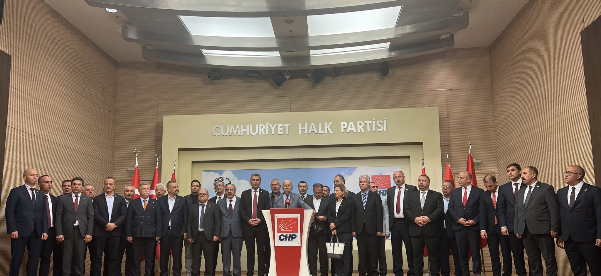 CHP’li 55 il başkanından Kılıçdaroğlu’na destek açıklaması. Bülent Sarı' da destek veriyor