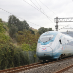 FECİ KAZA SONRASI YHT SEFERLERİ YENİDEN BAŞLADI YÜKSEK HIZLI TRENİN ÇARPTIĞI VATANDAŞ HASTANEDE YAŞAM MÜCADELESİ VERİYOR