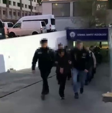 "FOREX YATIRIMI" VAADİYLE DOLANDIRICILIK SORUŞTURMASINDA 11 KİŞİ TUTUKLANDI TUTUKLANANLAR ARASINDA, ACUN ILICALI'NIN SATIN ALDIĞI FUTBOL TAKIMINA SPONSOR OLAN YAVUZ USTA DA VAR