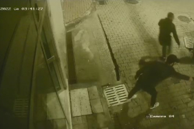HUSUMETLİLERİNİ SİLAHLARLA SOKAKLARDA ARAMIŞLAR GENÇ ADAMI SOKAK ORTASINDA ÖLDÜRMÜŞLERDİ DETAYLAR ORTAYA ÇIKTI GENÇ ADAMI 15 YERİNDEN SİLAHLA VURMUŞLAR
