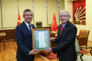 CHP'DE DEVİR TESLİM TÖRENİ