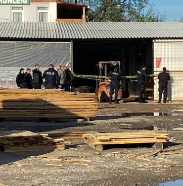 bacagindan vuruldu kanlar icinde akaryakit istasyonuna sigindi RMi76ktG.jpg