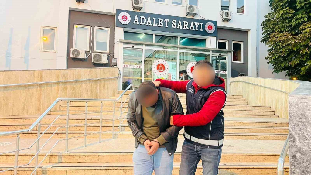 durdurulan araclardan 11 duzensiz gocmen cikti EfUU6g6Z.jpg