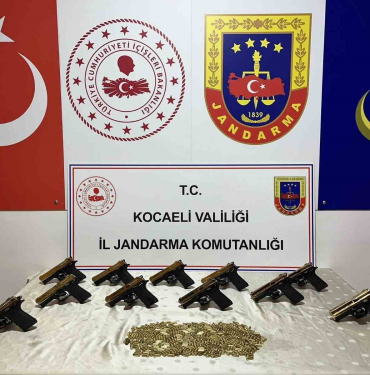 durdurulan aractan 11 tabanca cikti cw9eqjUq.jpg