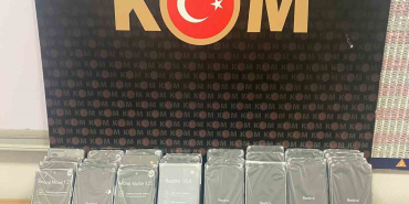 durdurulan aractan gumruk kacagi telefonlar ele gecirildi hMN1acKL.jpg